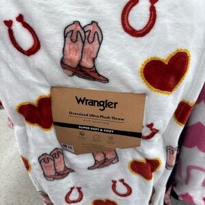 Wrangler boots and hearts Ultra Plush Throw - White and Red